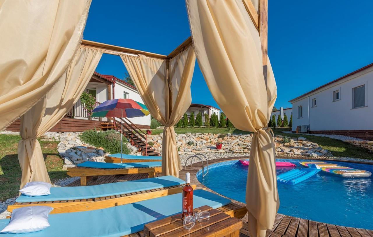 Holiday Park Village Jelovci Kringa المظهر الخارجي الصورة