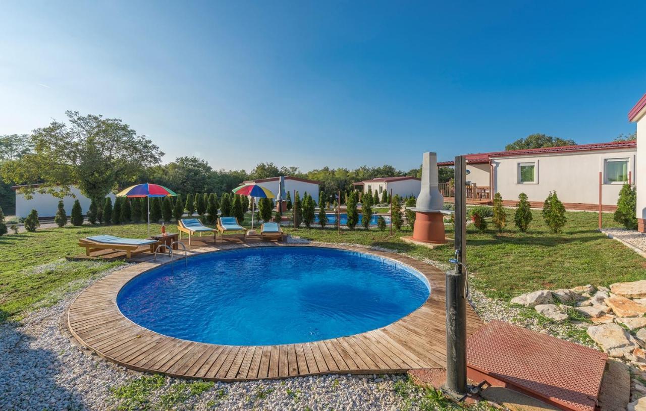 Holiday Park Village Jelovci Kringa المظهر الخارجي الصورة